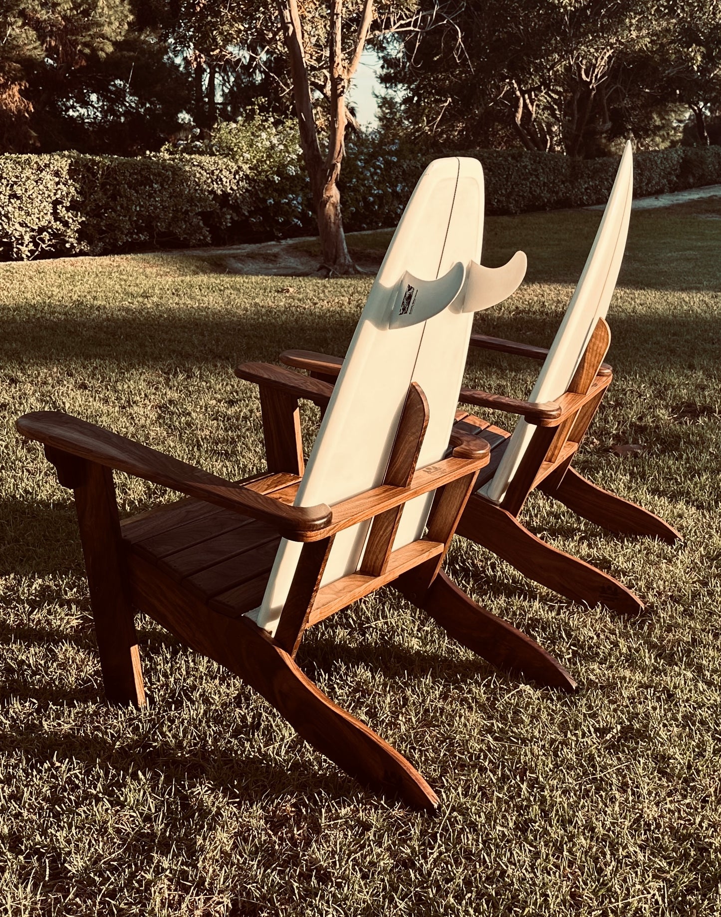 White fin. MEDIUM. WALNUT set of 2