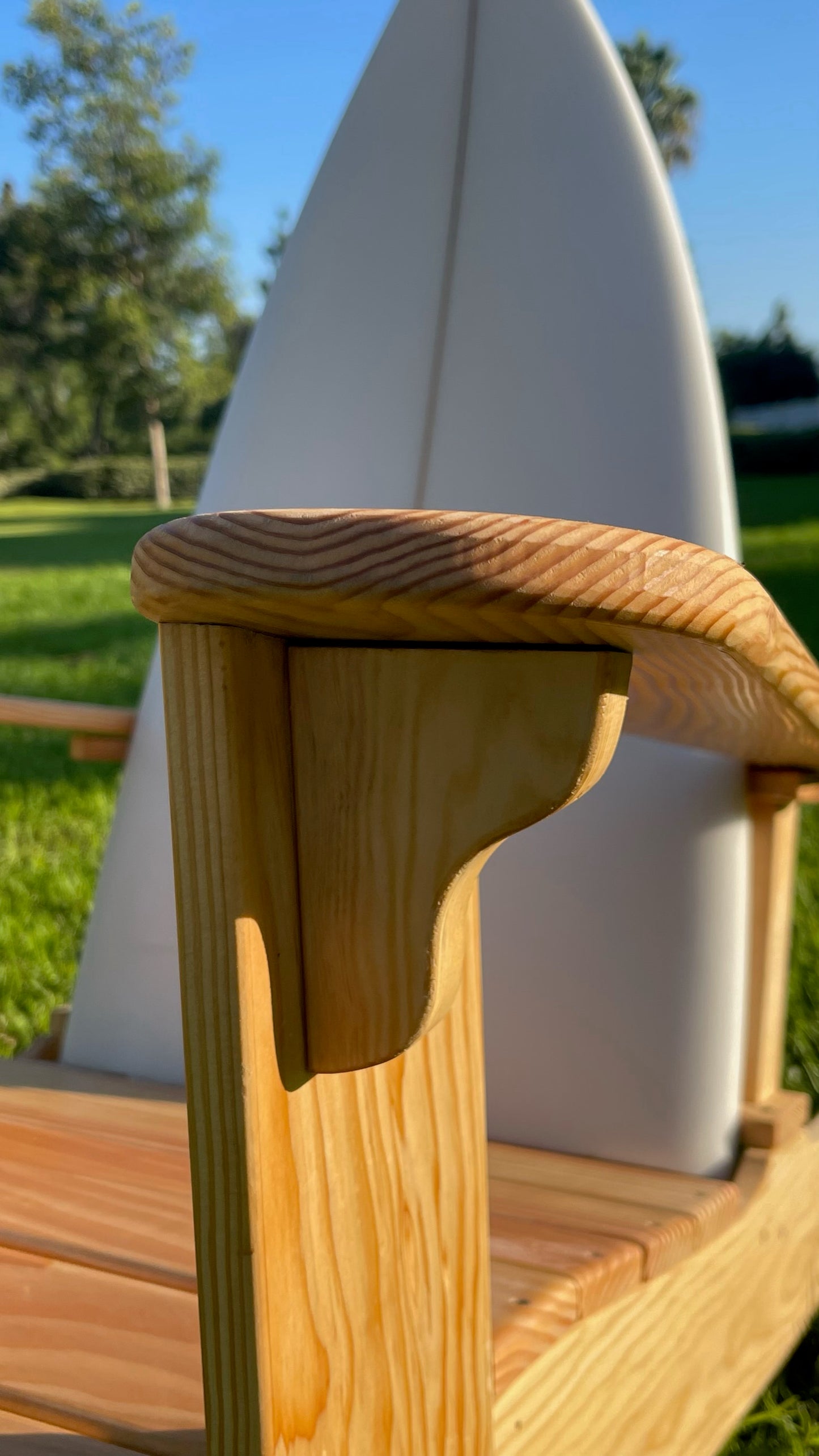Single Surfboard-Backed Chair. WHITE FIN