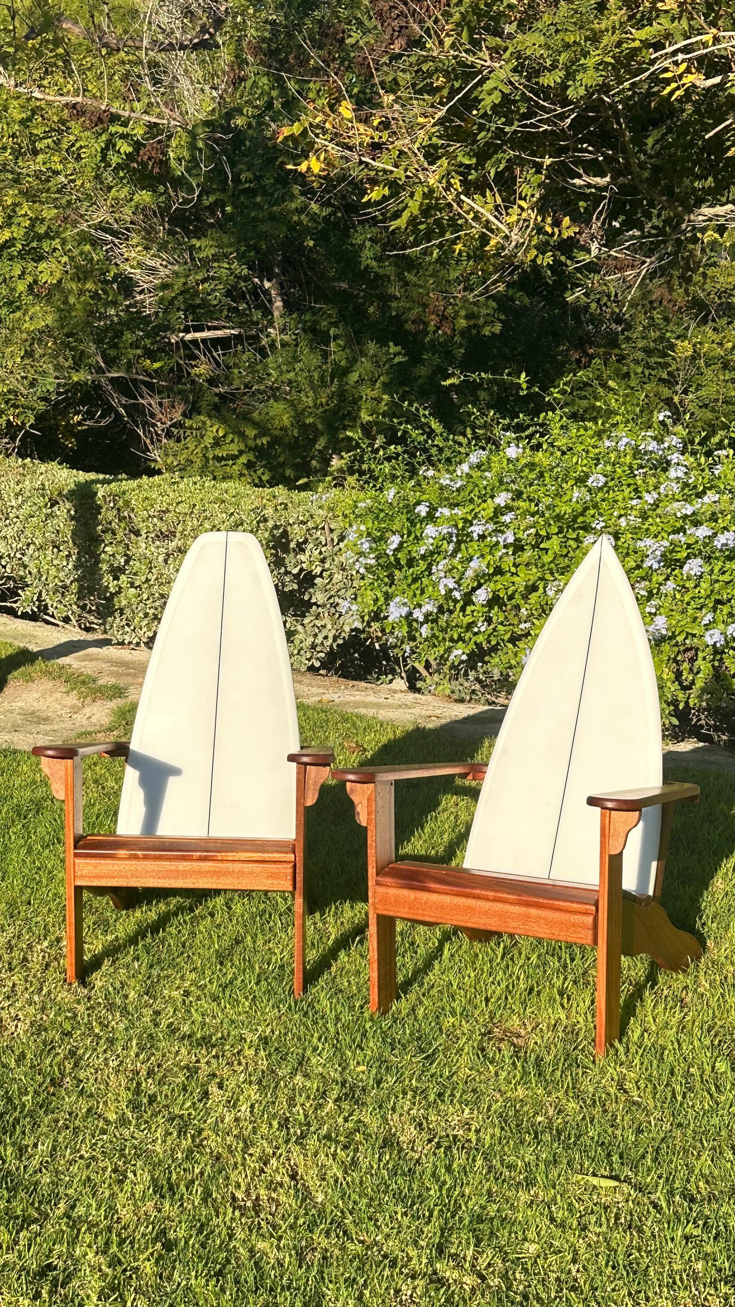 White fin. MEDIUM. Mahogany set of 2