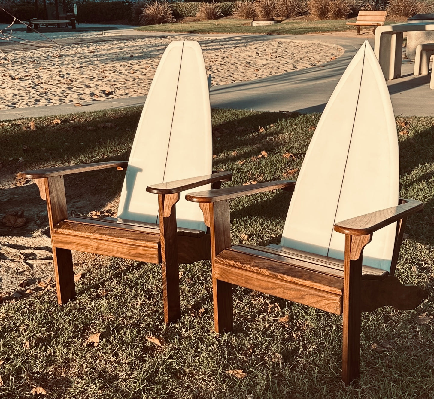 White fin. MEDIUM. WALNUT set of 2