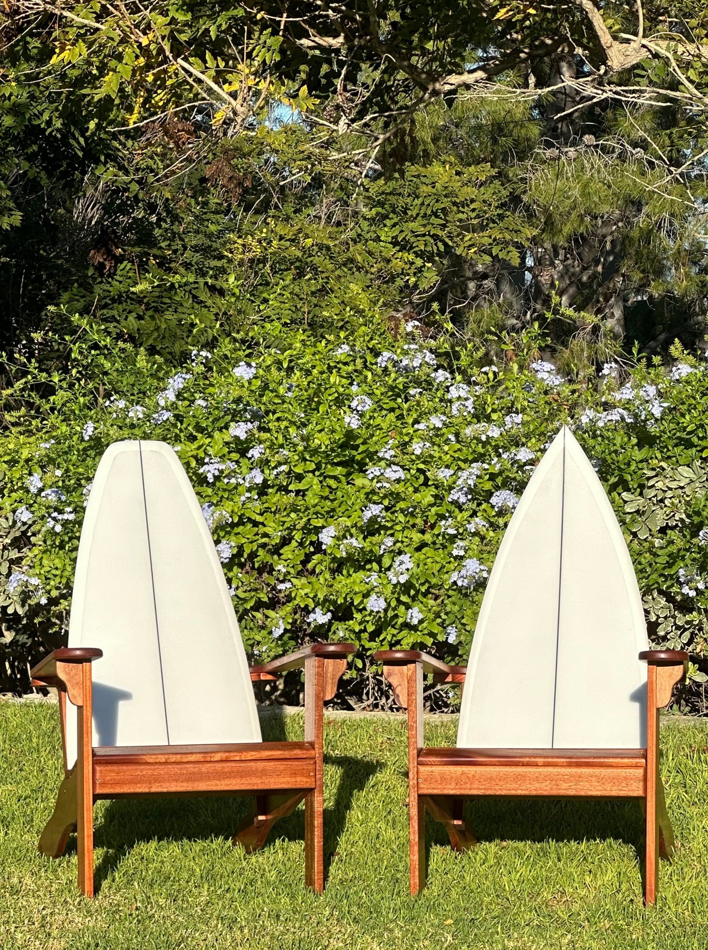 White fin. MEDIUM. Mahogany set of 2