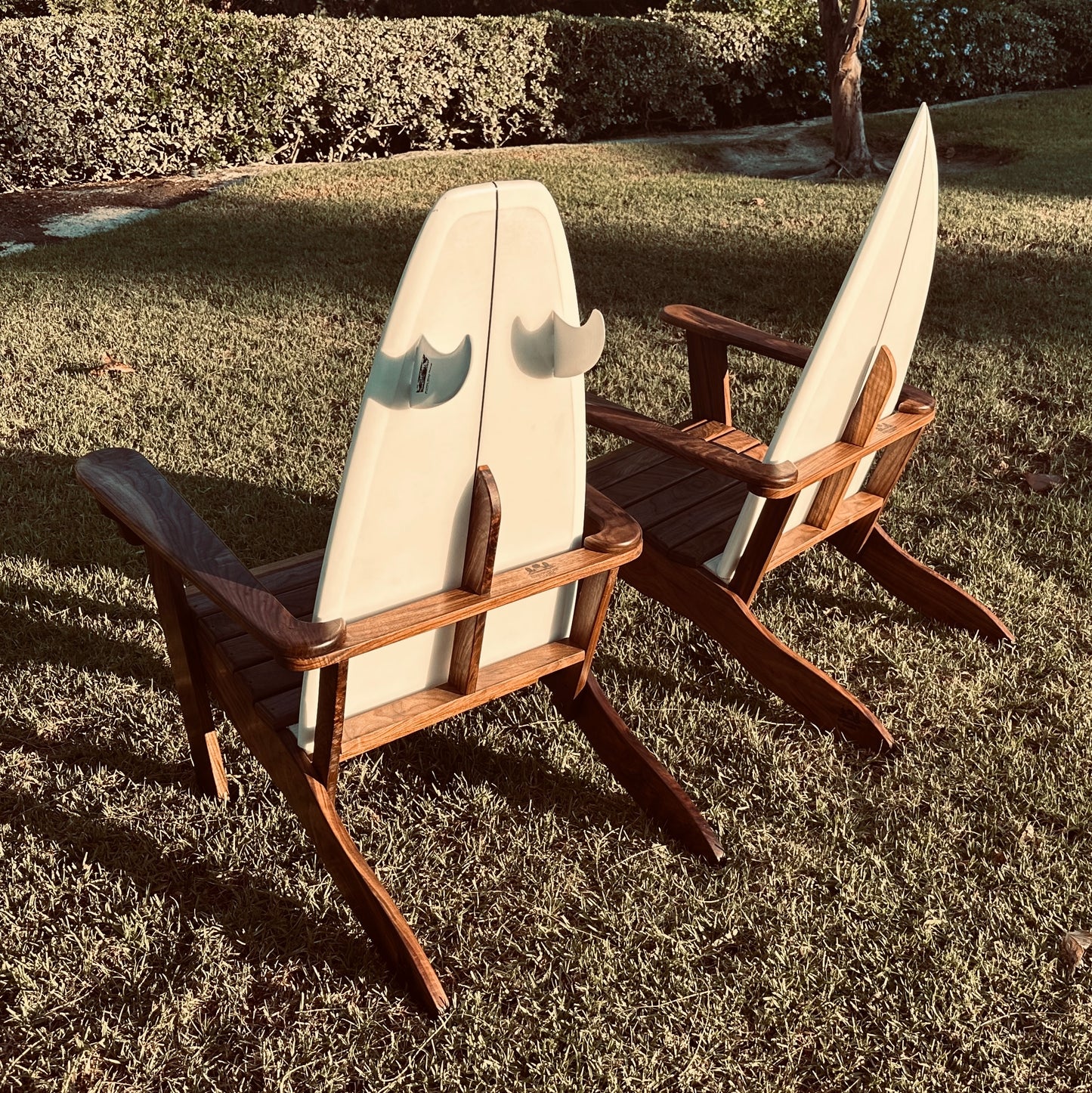 White fin. MEDIUM. WALNUT set of 2