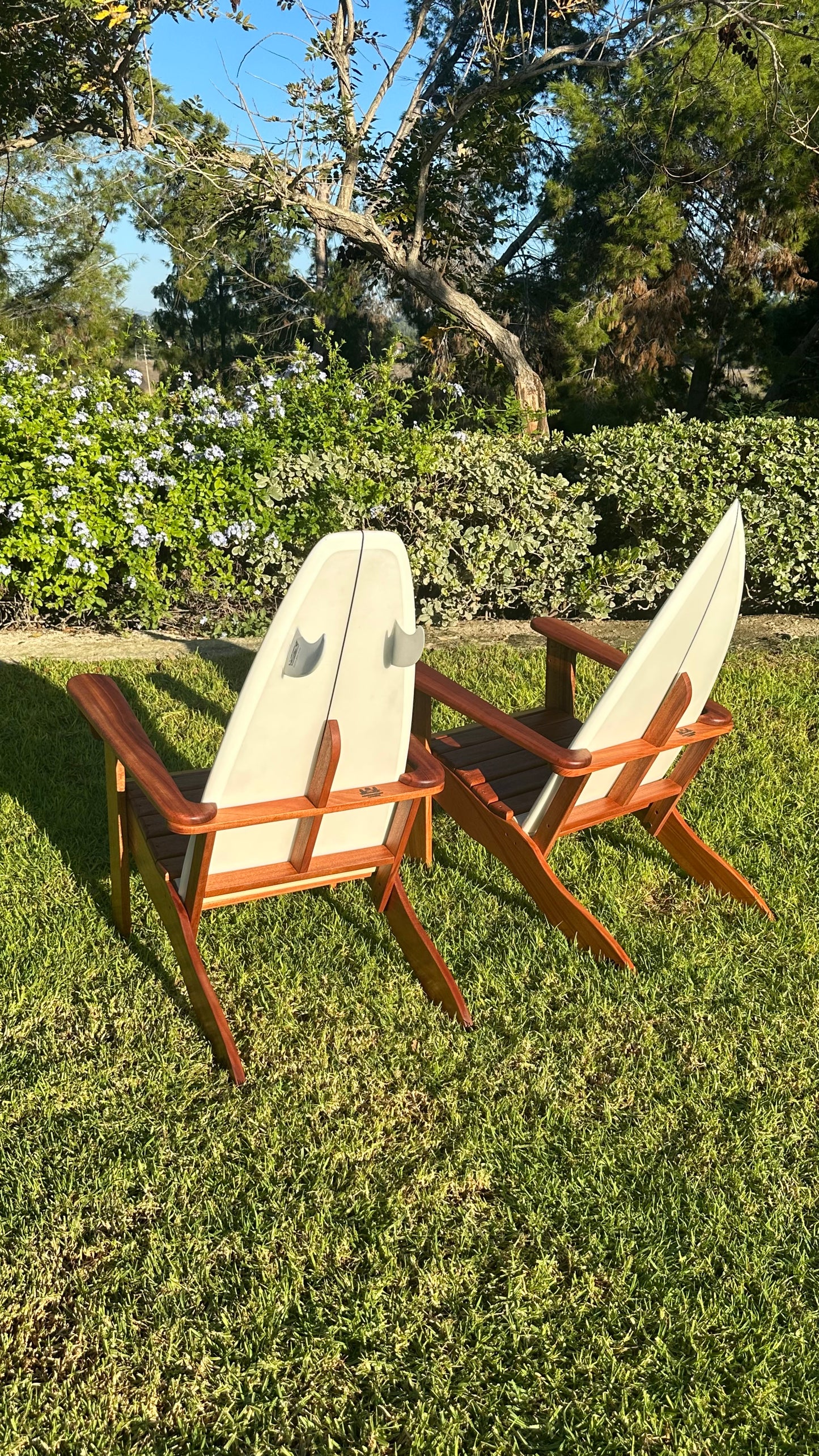 White fin. MEDIUM. Mahogany set of 2